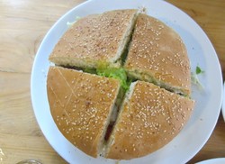 ghaWil Cafe and Coffee: Mantapnya Menyantap Monster Burger dan Chicken Tuxedo