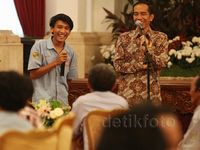 Jokowi Makan Bareng Tukang Ojek Hingga Sopir Kopaja