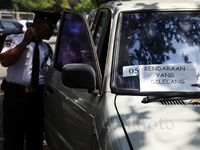 KPK Lelang Eks Mobil Dinas