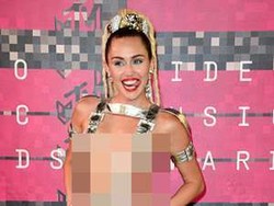 Tampilkan Tayangan Terlalu Sensual, MTV VMA 2015 Diprotes