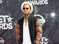 Chris Brown Dituntut Terkait Kasus Penembakan di Kelab Malam