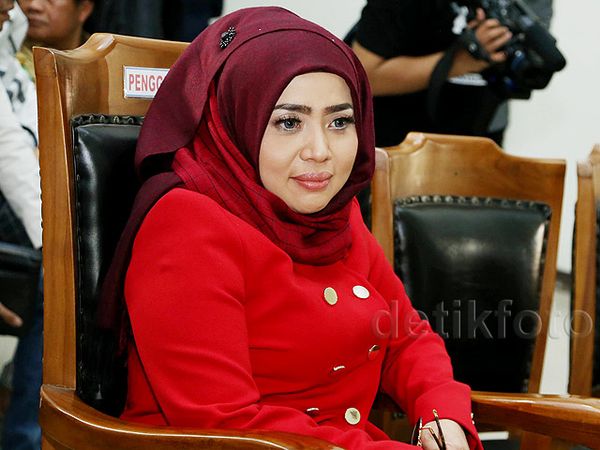 Muzdhalifah Ingin Segera Cerai dari Nassar