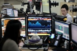 IHSG Jatuh 59 Poin di Tengah Demo Buruh