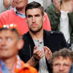 Strootman Akan Naik Meja Operasi Lagi