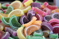 Agar Gigi Tak Rusak dan Berlubang, Jangan Sering Konsumsi 9 Makanan Ini (2)