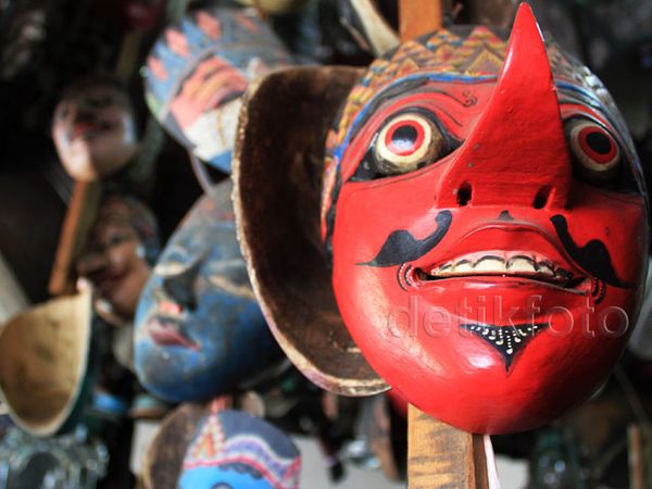 Menengok Pasar Antik di Solo