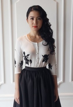 Lipstik Merah Buat Desainer Wanita Pemalu Ini Jadi Lebih Percaya Diri