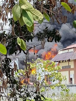 Gardu PLN Kembangan Terbakar, Layanan Seluler Byar-pet
