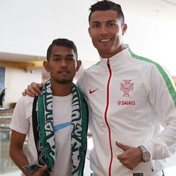 Pulang ke Portugal, Ronaldo Temui Martunis