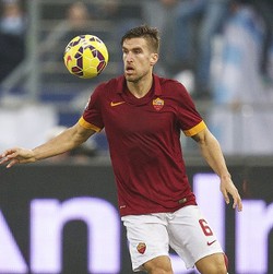 Kala Sinatra dan Whitney Houston Iringi Operasi Strootman