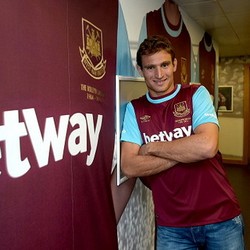 West Ham Dapatkan Jelavic, Southampton Gaet Van Dijk