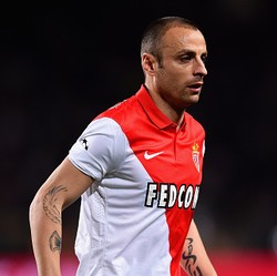 Sempat Dikaitkan dengan Aston Villa, Berbatov Kini Gabung Elang Berkepala Dua