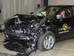 Uji Tabrak Mazda CX-3 Hanya Raih Empat Bintang