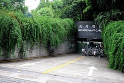 China Punya Toko Buku Keren di Parkiran Mobil