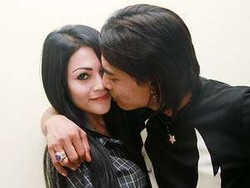 Cabut Gugatan Cerai Terhadap Charly, Regina: Kami Balikan Atas Dasar Cinta