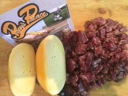 Peternak Belanda Berhasil Membuat Keju dari Susu Babi yang Termahal Harganya