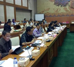 Rapat di DPR, Rini Dicecar Soal RJ Lino dan Kereta Cepat