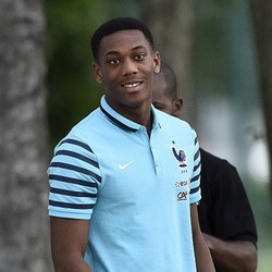 Main bareng Rooney, Martial Yakin Akan Berkembang Pesat