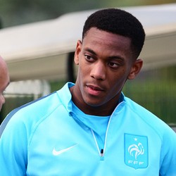Mangala Ingatkan Martial Beratnya Liga Inggris