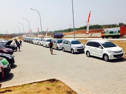 Touring Kemerdekaan Pengguna Mobil Veloz