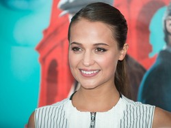 Alicia Vikander Sempat Minder karena Kelahiran Swedia