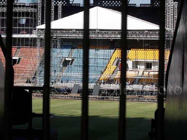 Panggung Megah Konser Bon Jovi Dikerjakan 10 Hari