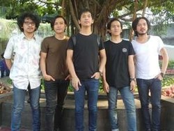 dMasiv Ajak Pengamen Manggung Bareng untuk Kenang Rinto Harahap