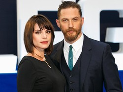 Tom Hardy Siap Sambut Anak Pertama dengan Charlotte Riley