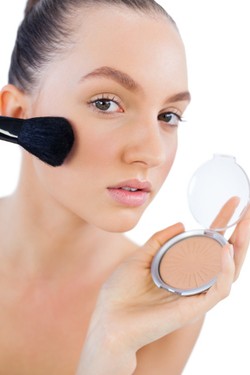 Memakai Makeup Bekas Pakai Boleh Saja, Asalkan...