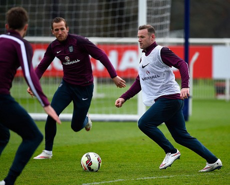 Kane Ingin Belajar dari Rooney Cara Hadapi Tekanan