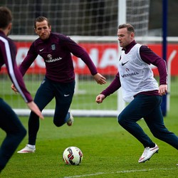 Kane Ingin Belajar dari Rooney Cara Hadapi Tekanan