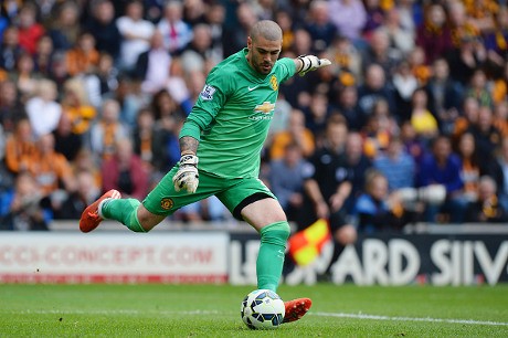 Ironi untuk Victor Valdes