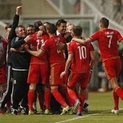 Selangkah Lagi, The Dragons