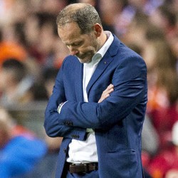 Hasil Langka Tandai Debut Danny Blind sebagai Pelatih Singa Oranye