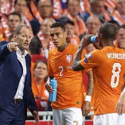 Prancis Masih (Sangat) Jauh, Belanda!