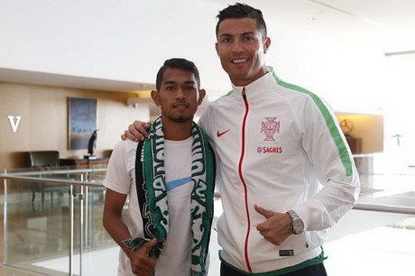 Martunis Dapat Handphone Baru dari Ronaldo