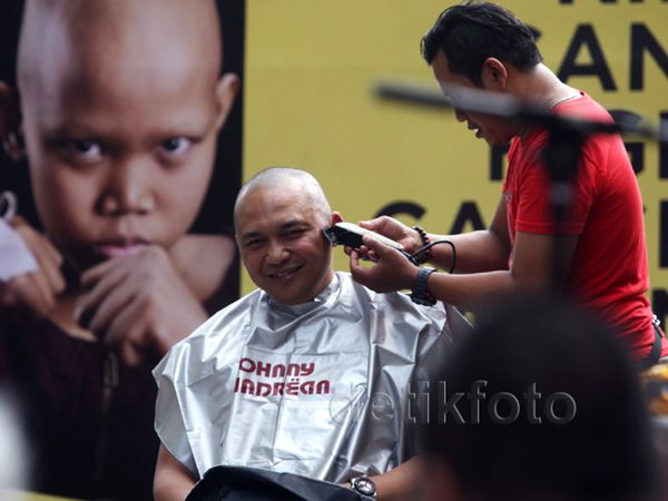 Gunduli Kepala untuk Penderita Kanker