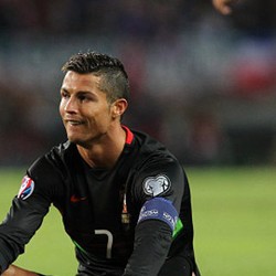 Ronaldo Pasti Akan Dapatkan Trofi Bersama Portugal
