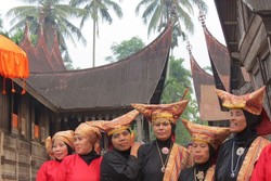 Desa 1.000 Rumah Gadang, Rancak Bana!