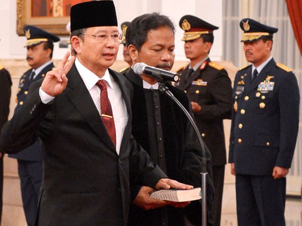 Willem Rampangilei Dilantik Jadi Kepala BNPB