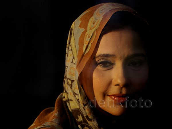 Ayu Azhari Datangi KPK