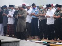 Warga Pekanbaru Gelar Salat Minta Hujan