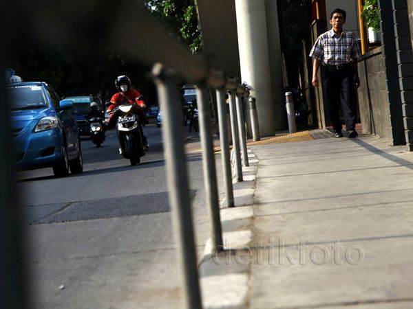 Trotoar di Sudirman-Thamrin Akan Dilebarkan