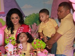 Cerita Bahagia Krisdayanti dan Raul Lemos Rayakan Ulang Tahun Amora