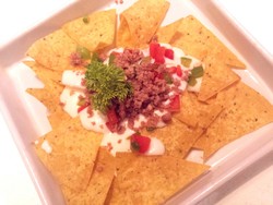 Tapas de Espana: Kriuk Renyah Cheese Nachos dan Taco de Pollo yang Gurih Mantap