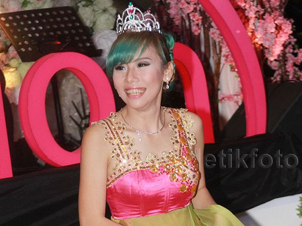 Bermahkota, Cherly eks Cherrybelle Tampil Bak Princess