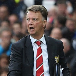 Taktik dan Kebijakan Transfer Van Gaal Dikritik