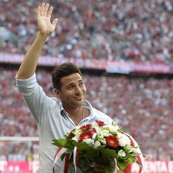 Claudio Pizarro Kembali ke Bremen