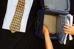 Plastik Inovasi Baru, Bikin Baju Tak Kusut Dalam Koper