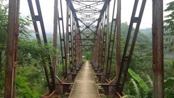 Jalur Rel Kereta Mati Ini Pernah Jadi Urat Nadi Ekonomi